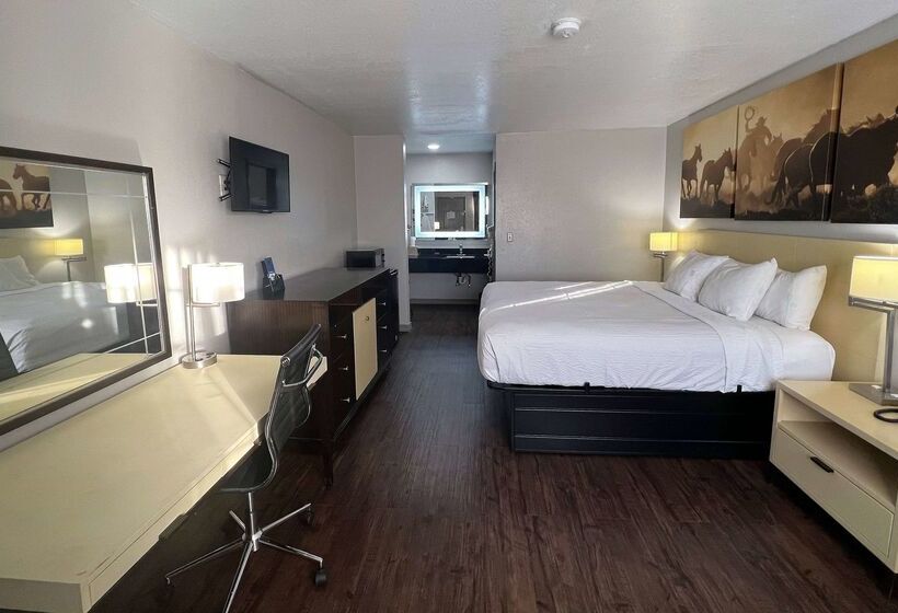 酒店 Days Inn & Suites By Wyndham   Canton First Monday Trade Days