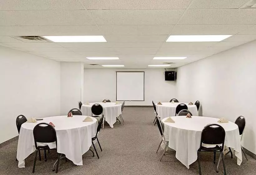 فندق Days Inn By Wyndham Lisbon