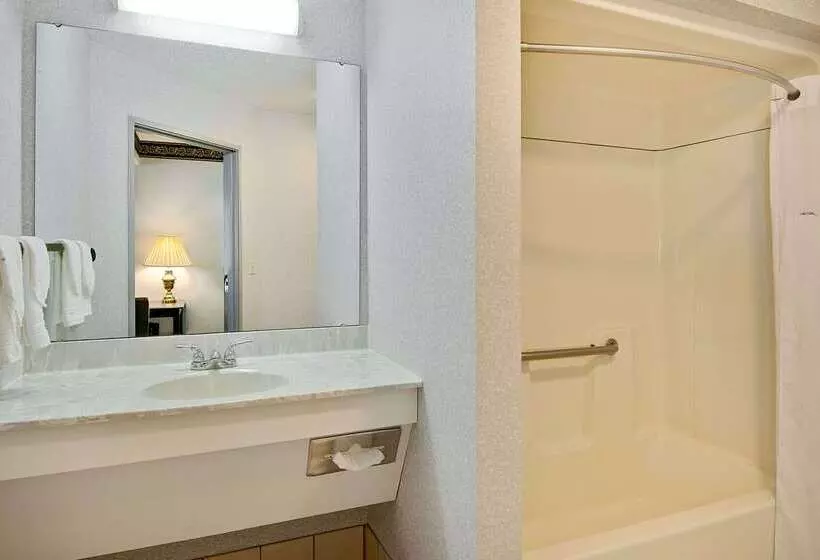 فندق Days Inn By Wyndham Lisbon