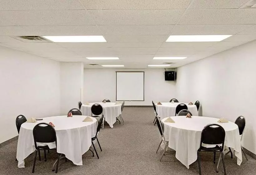 فندق Days Inn By Wyndham Lisbon