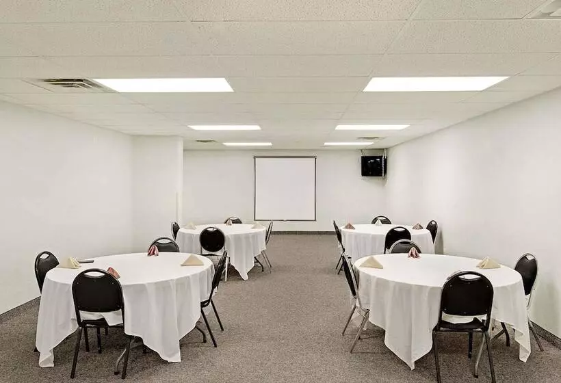 فندق Days Inn By Wyndham Lisbon