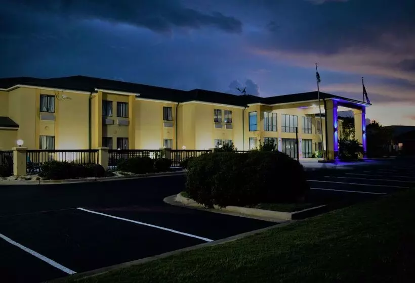 ホテル Days Inn By Wyndham Montgomery