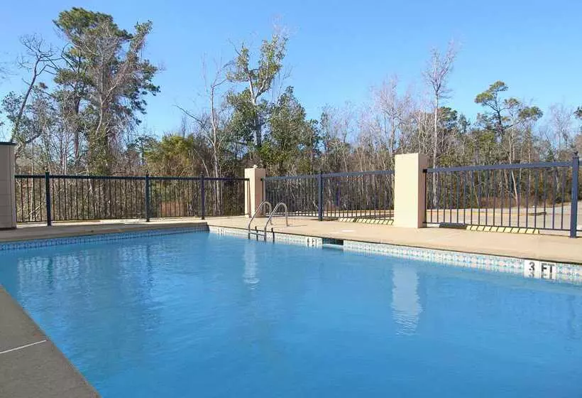 فندق Days Inn By Wyndham Ocean Springs