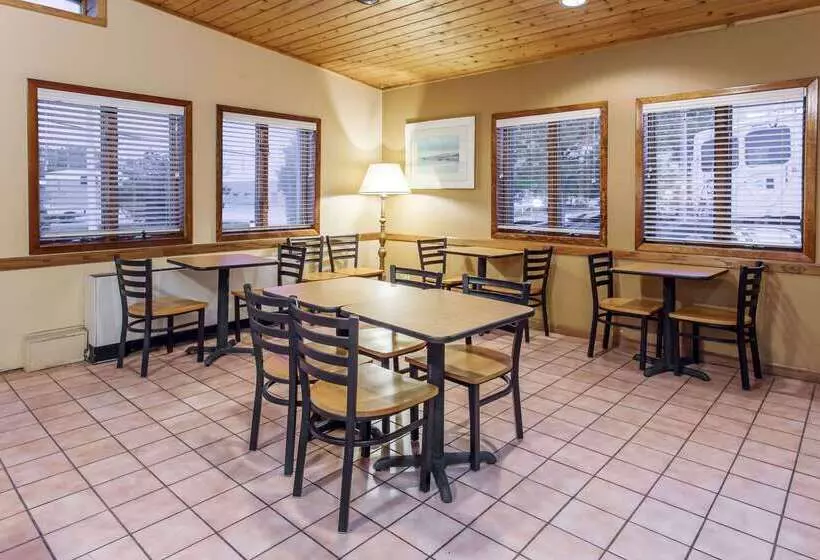 Отель Days Inn By Wyndham West Allis/milwaukee