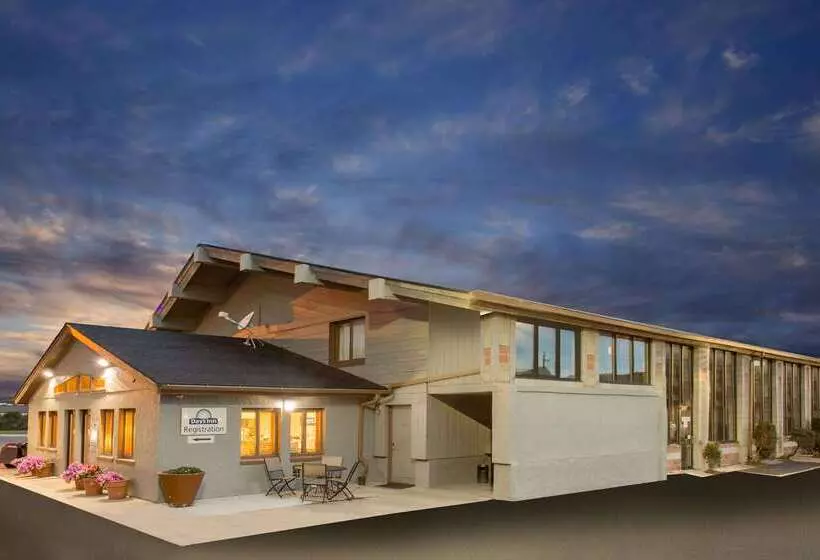 Отель Days Inn By Wyndham West Allis/milwaukee