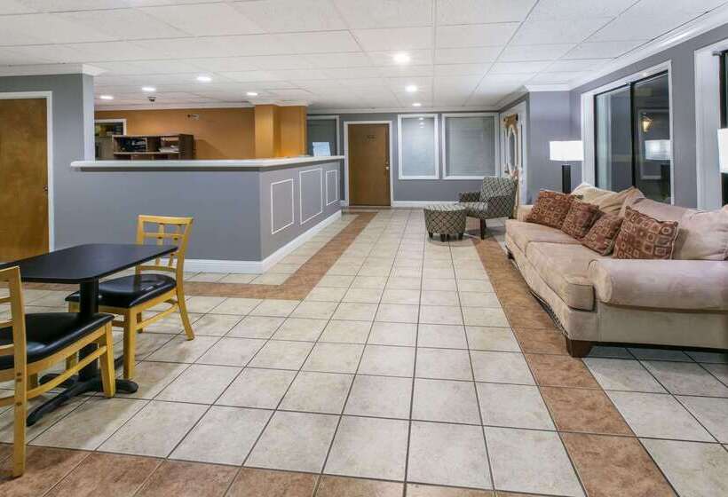 هتل Knights Inn Longview