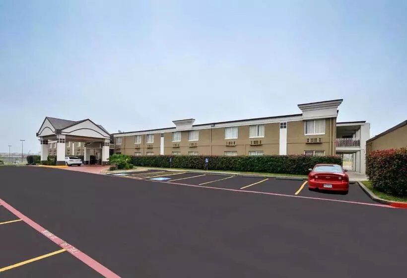 ホテル Super 8 By Wyndham Grand Prairie North