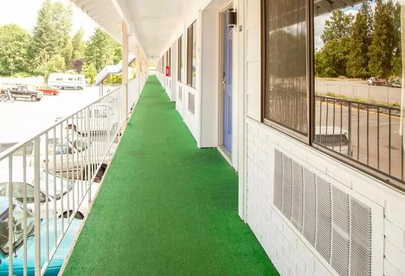 Motel 6 Centralia, WA - East