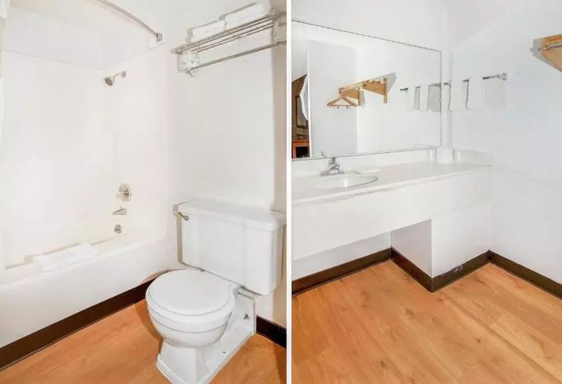 Motel 6 Centralia, WA - East