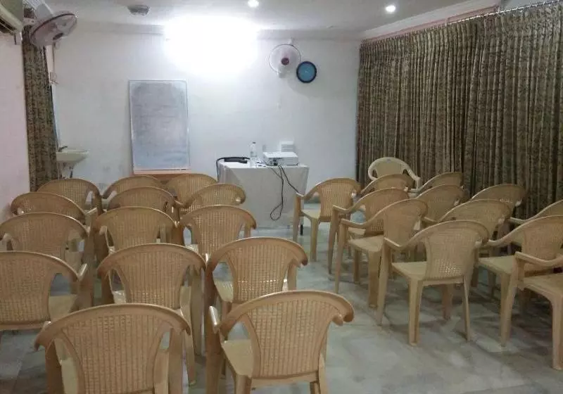 ホテル Kirthikaa Palace Salem
