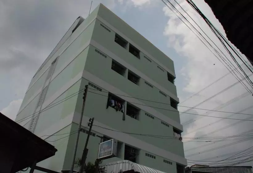 هتل The Crystal Apartment