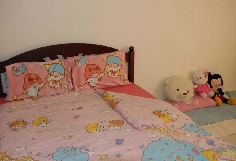 هتل The Crystal Apartment