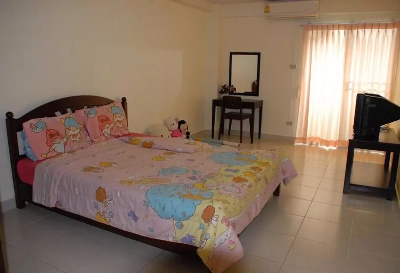 هتل The Crystal Apartment