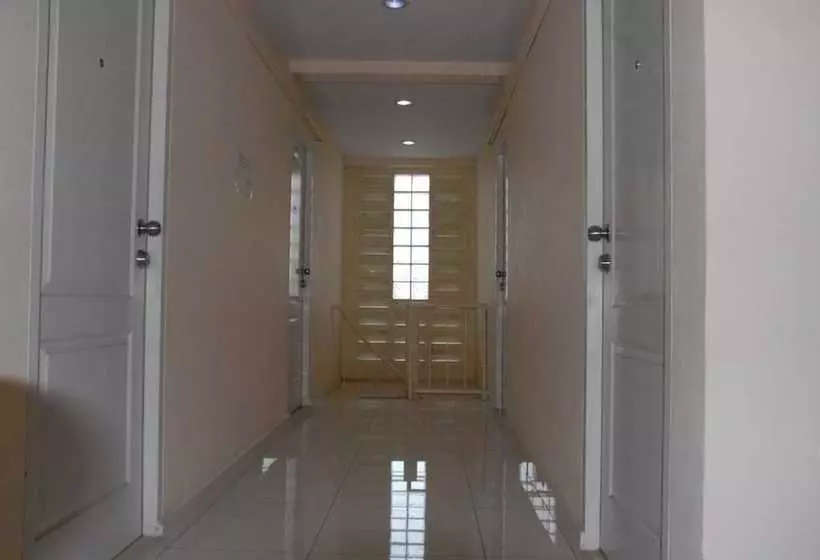 هتل The Crystal Apartment