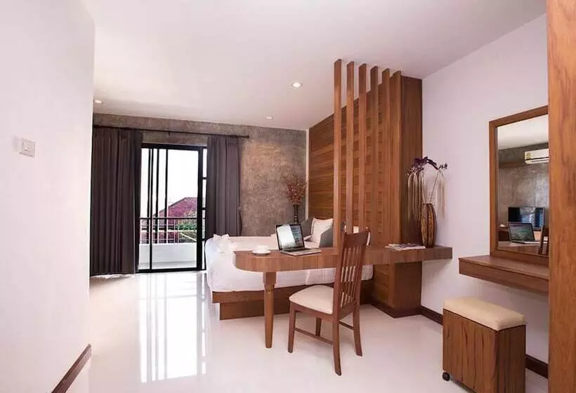 ホテル The Restique Apartment