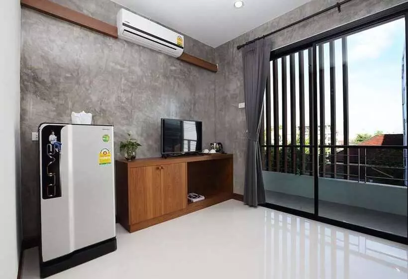 ホテル The Restique Apartment
