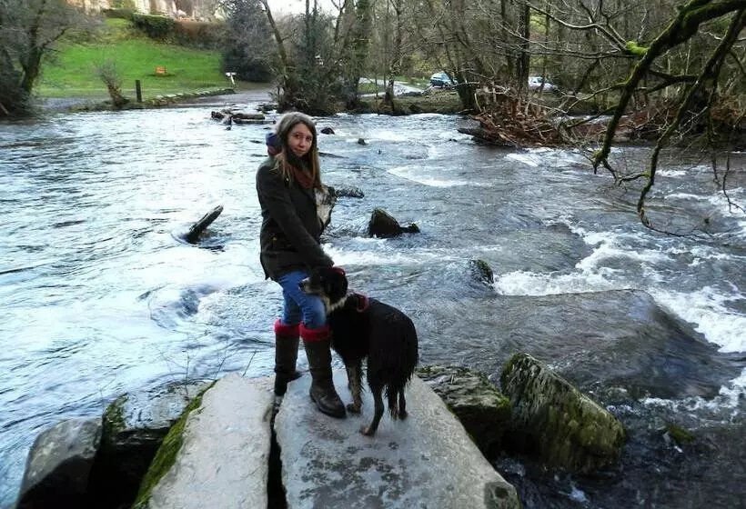 Majatalo Blindwell Farm