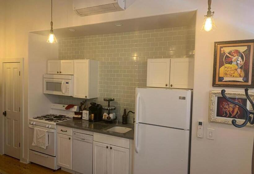 Pensjonat Painted Lady Bed & Brew