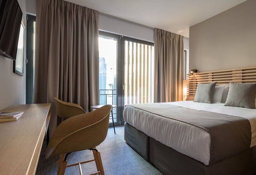 בית מלון כפרי Fos Downtown Suites