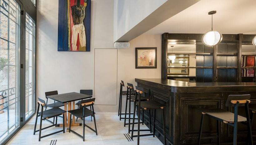 בית מלון כפרי Fos Downtown Suites