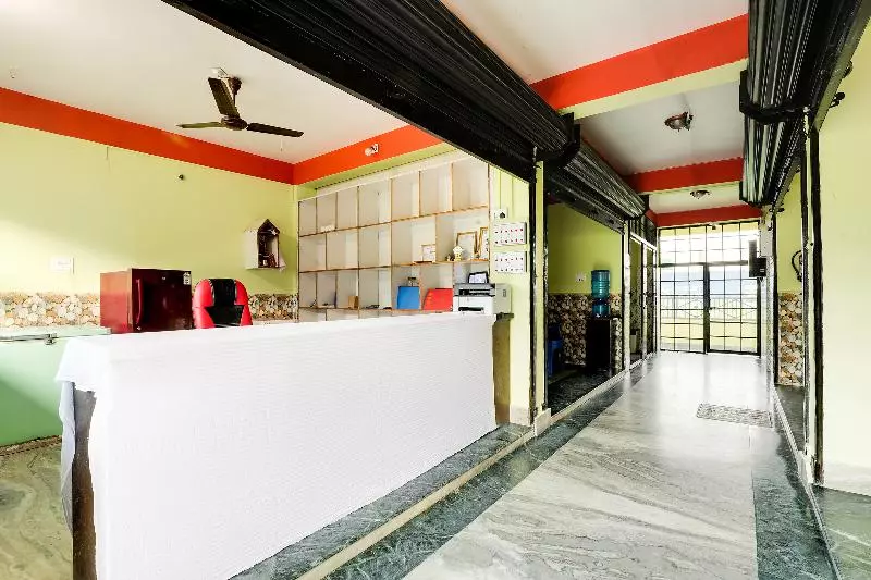 هتل Poudel Restaurant & Guest House By Oyo Rooms