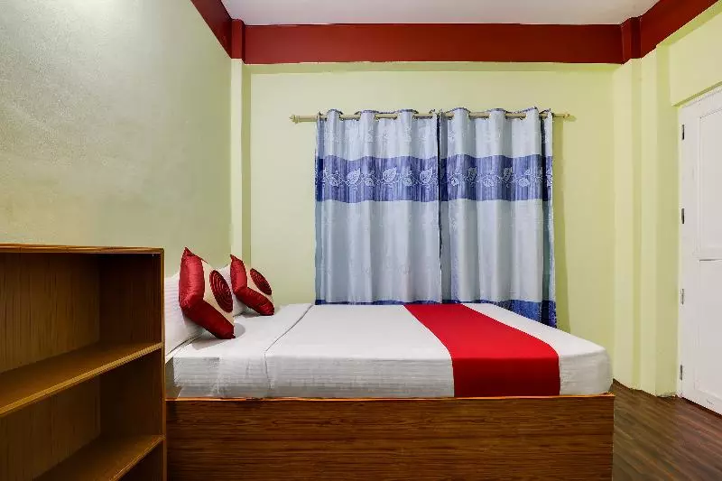 هتل Poudel Restaurant & Guest House By Oyo Rooms