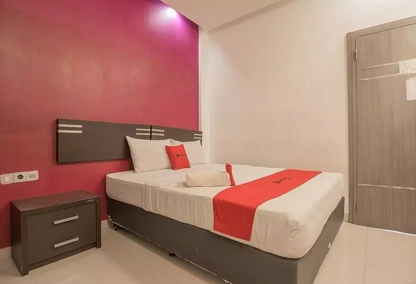 ホテル Reddoorz Plus Near Undip Pleburan