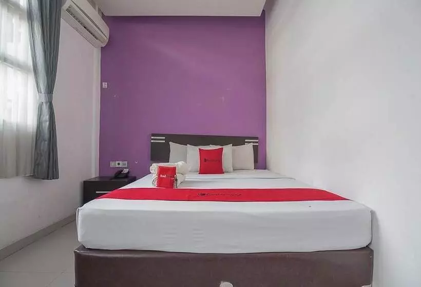 ホテル Reddoorz Plus Near Undip Pleburan