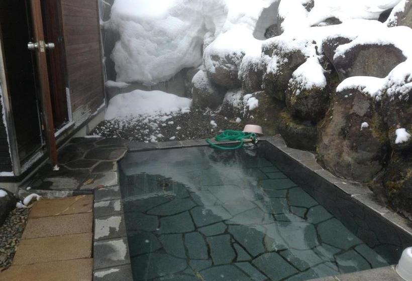 בית מלון כפרי Shiga Riverside