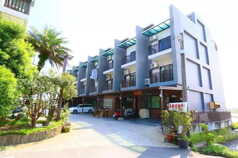 پانسیون Birds Flower B&b