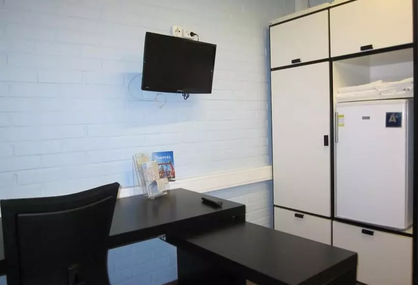 ペンション Finn Rooms