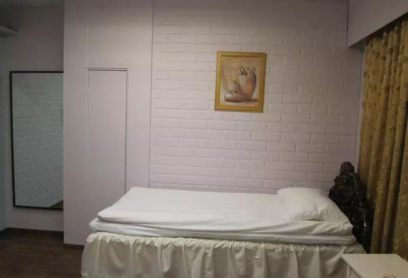 ペンション Finn Rooms
