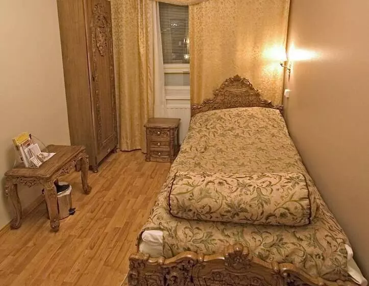 ペンション Finn Rooms