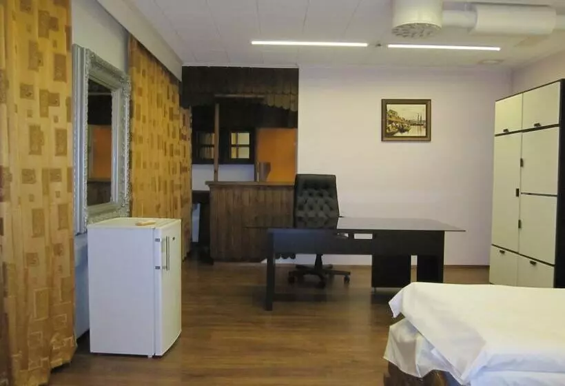 ペンション Finn Rooms