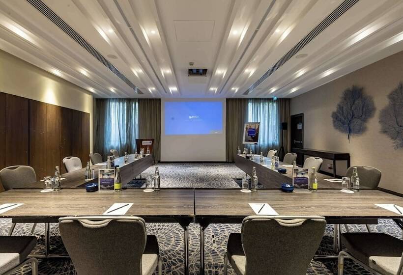 Radisson Blu Hotel & Residence Nairobi Arboretum