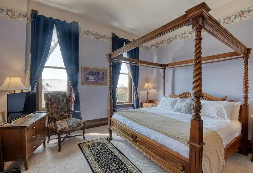 Отель The Delaware