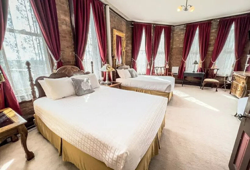 Отель The Delaware