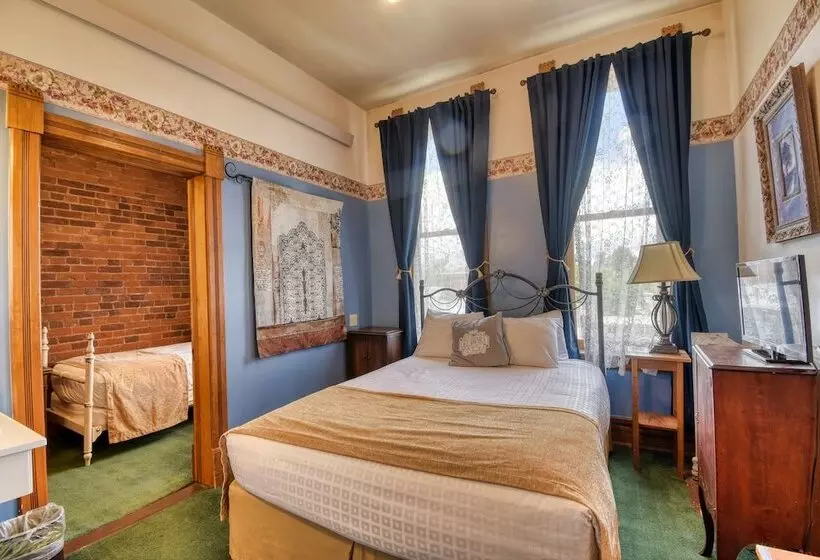 Отель The Delaware