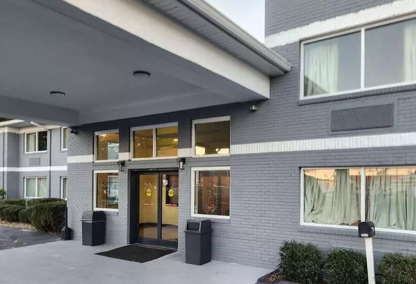 酒店 Econo Lodge Inn & Suites