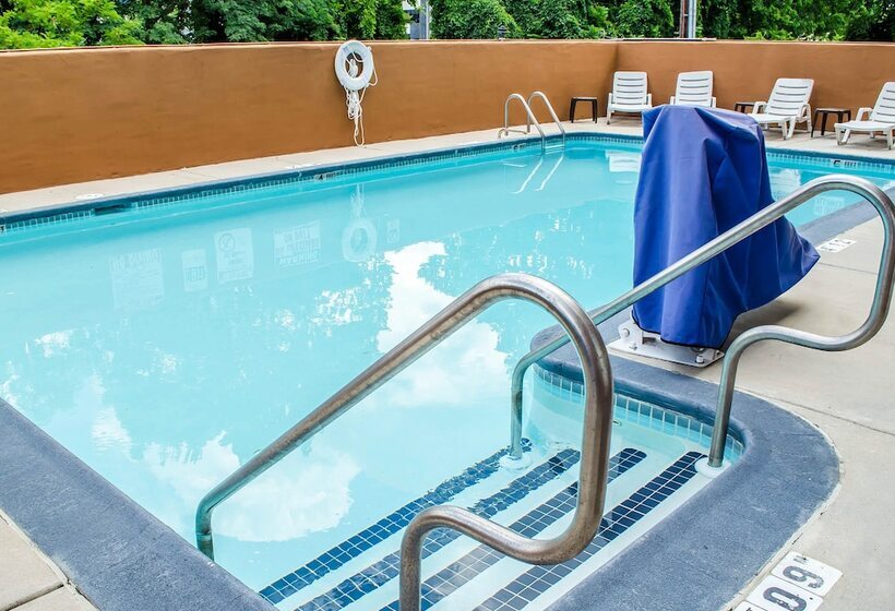 בית מלון כפרי Comfort Inn Mechanicsburg  Harrisburg South