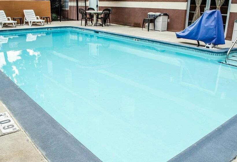 בית מלון כפרי Comfort Inn Mechanicsburg  Harrisburg South