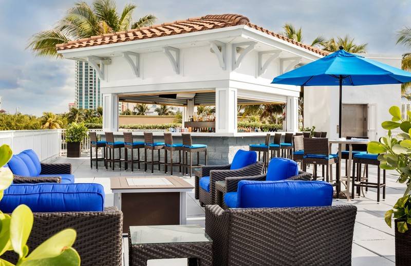 فندق Courtyard by Marriott Fort Lauderdale Beach