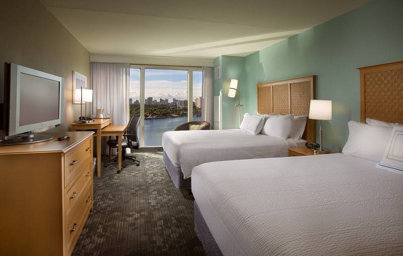 فندق Courtyard by Marriott Fort Lauderdale Beach