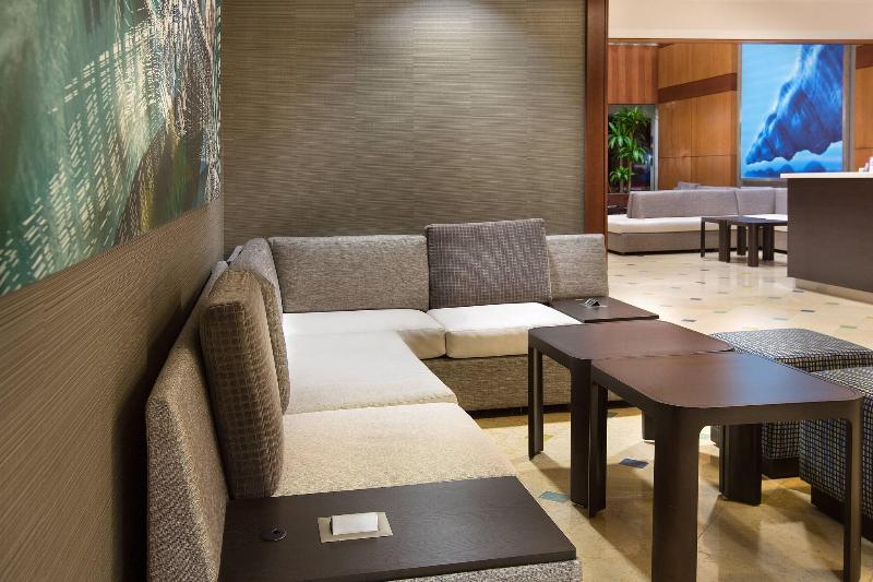 فندق Courtyard by Marriott Fort Lauderdale Beach