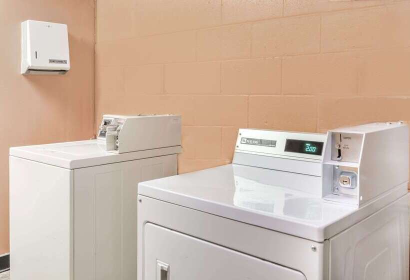 فندق Days Inn By Wyndham Henrietta/rochester Area