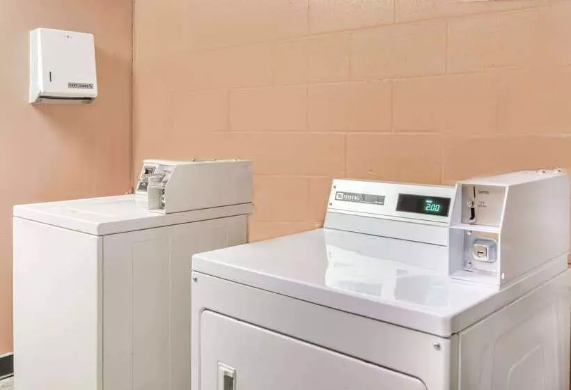 Отель Days Inn By Wyndham Henrietta/rochester Area