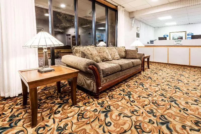 Отель Days Inn By Wyndham Henrietta/rochester Area