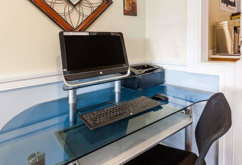 ホテル Days Inn By Wyndham Kent Akron