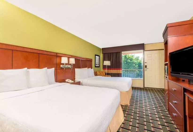 ホテル Days Inn By Wyndham Knoxville East