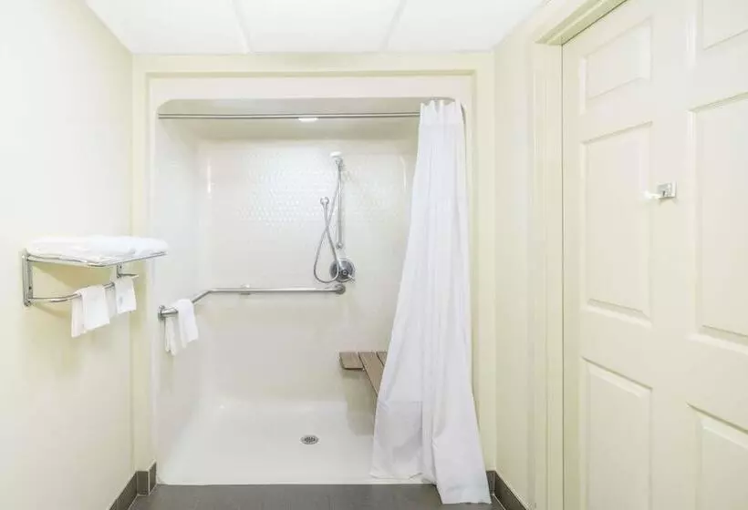 酒店 Days Inn By Wyndham Oak Grove/ft. Campbell